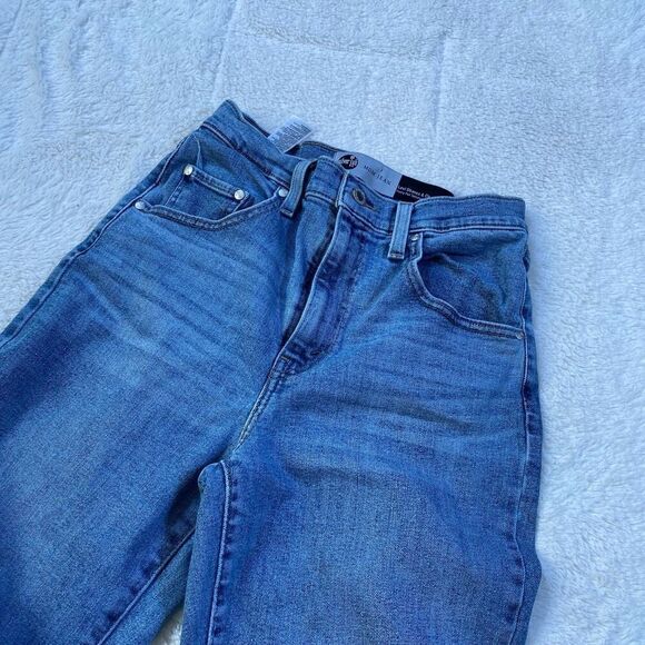 Levi’s Womens Straight Leg Silvertab Mom Jeans - Picture 5 of 10